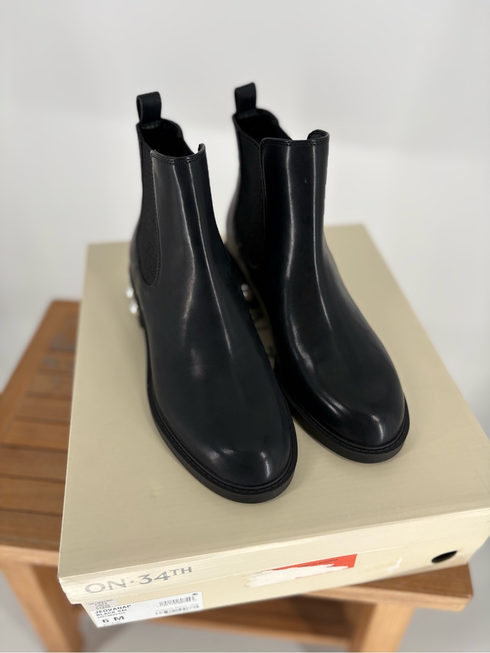 New Women’s On 34th Black JEOVANAP Boots - Sleek Leather Ankle Boots size 6 M